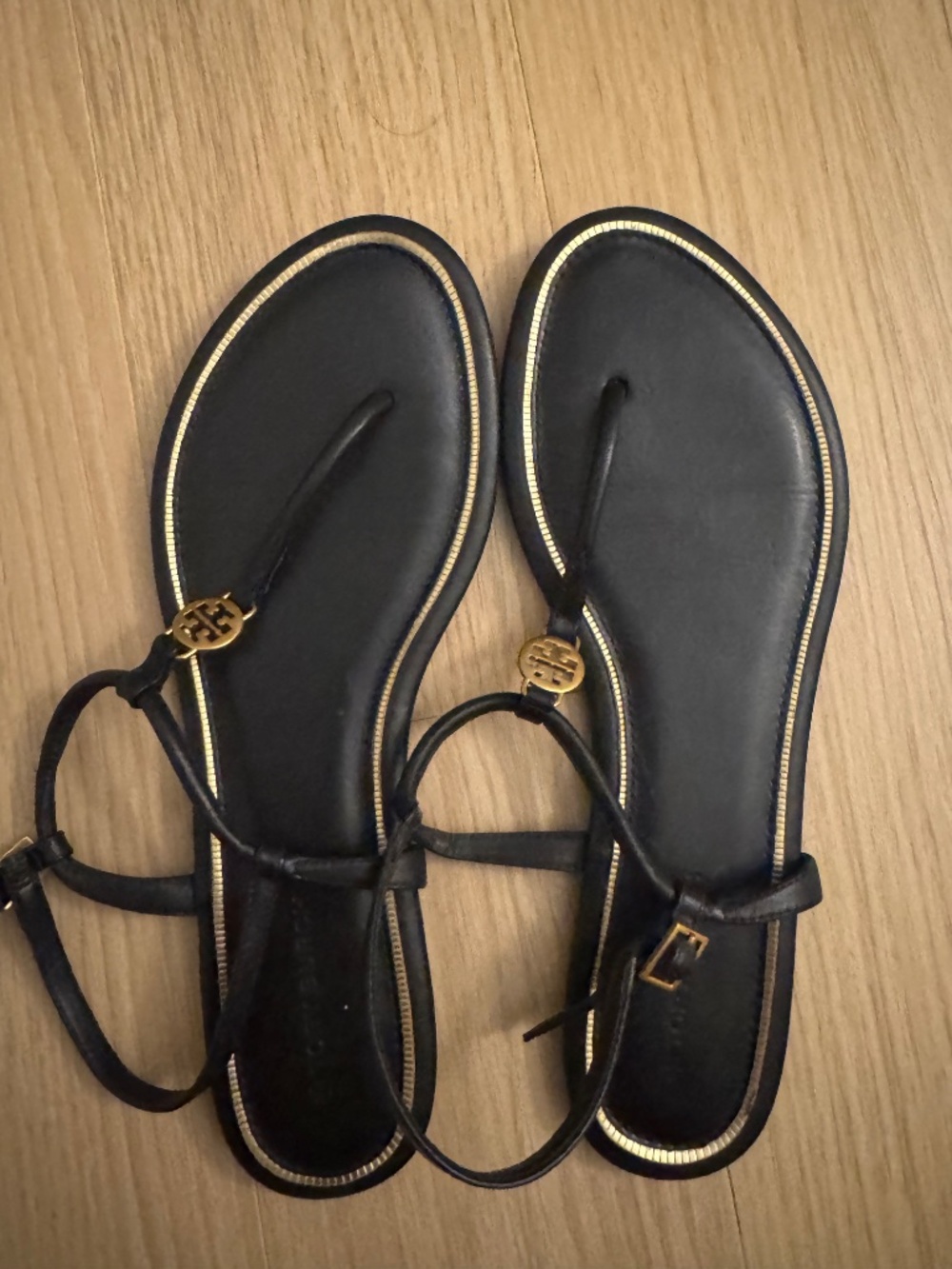 Tory Burch Thong Sandals Black Gold 8 - Picture 4 of 5